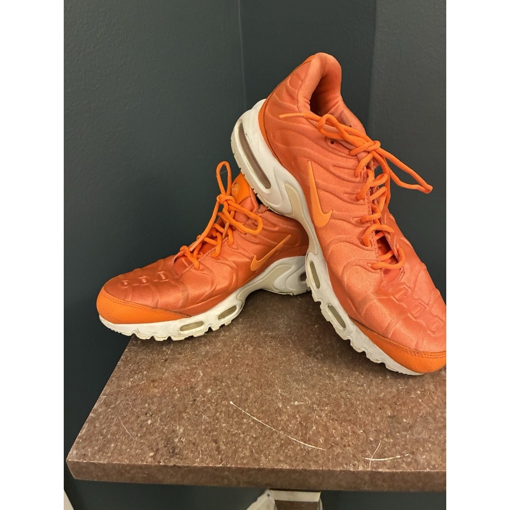 Nike Air Max Plus SE Just Do It Pack Total Orange White  Woman's Size 10